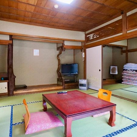 Takaosou Hotel ยูฟุอิน ภายนอก รูปภาพ