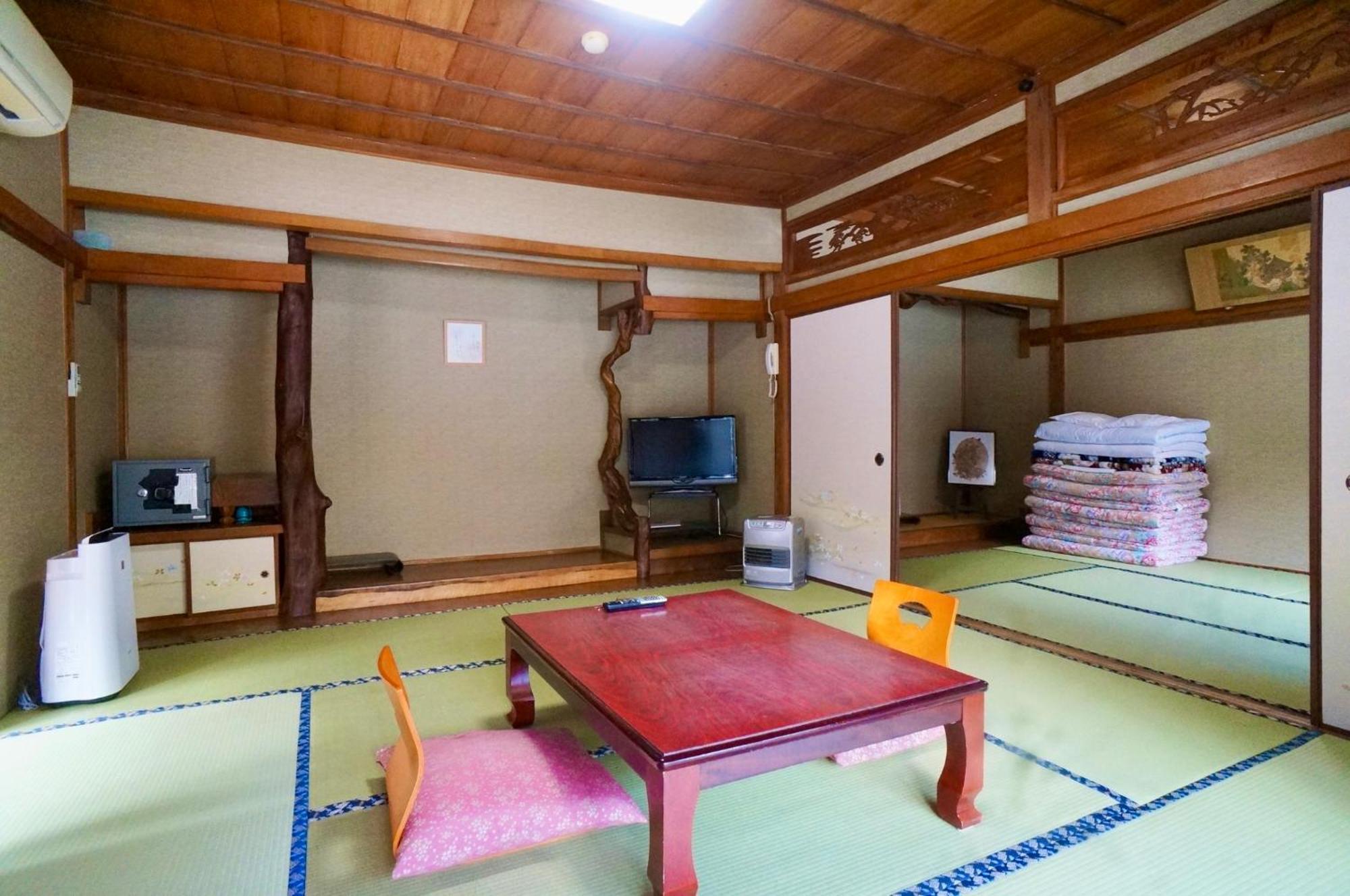 Takaosou Hotel ยูฟุอิน ภายนอก รูปภาพ