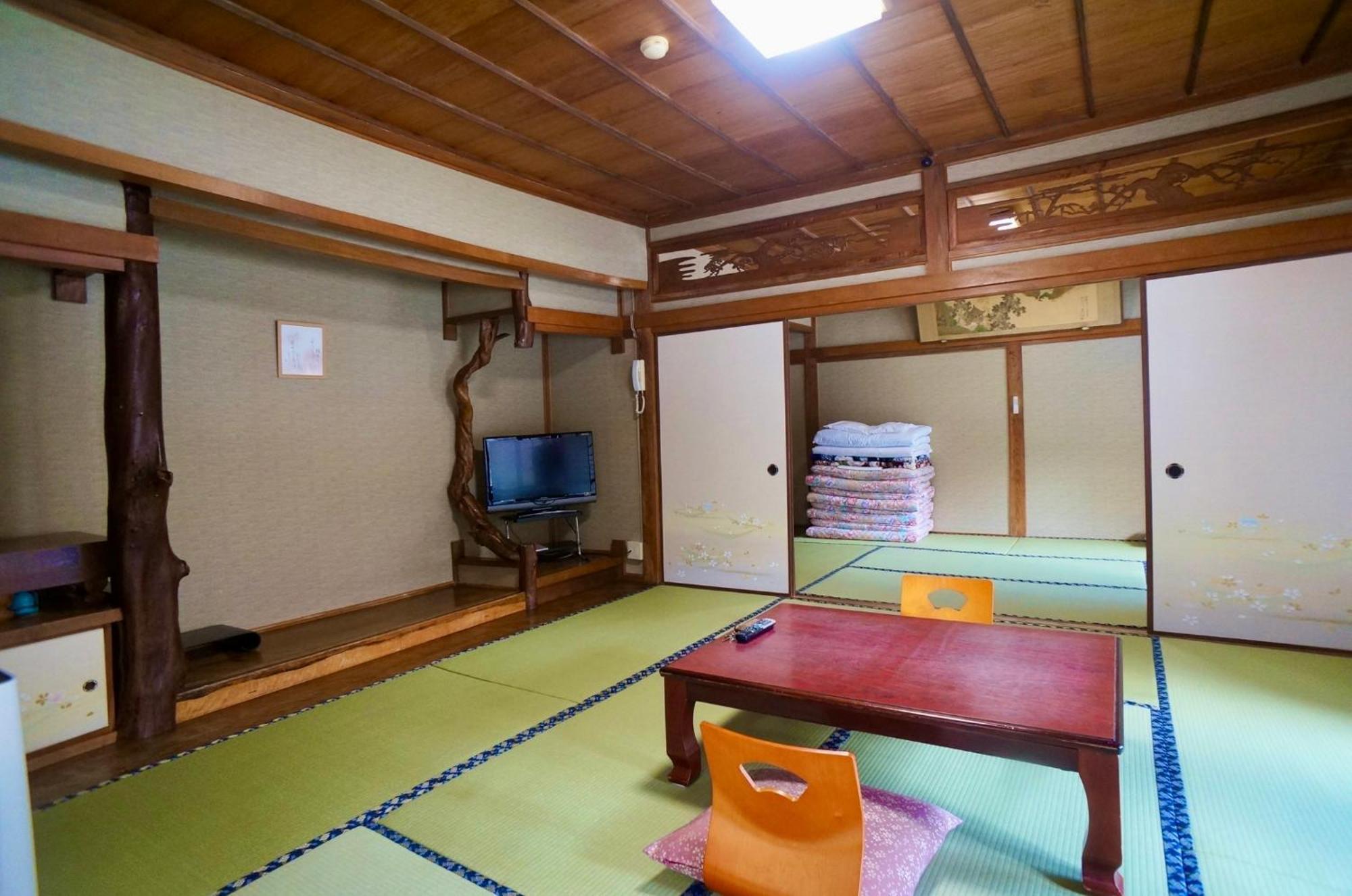 Takaosou Hotel ยูฟุอิน ภายนอก รูปภาพ