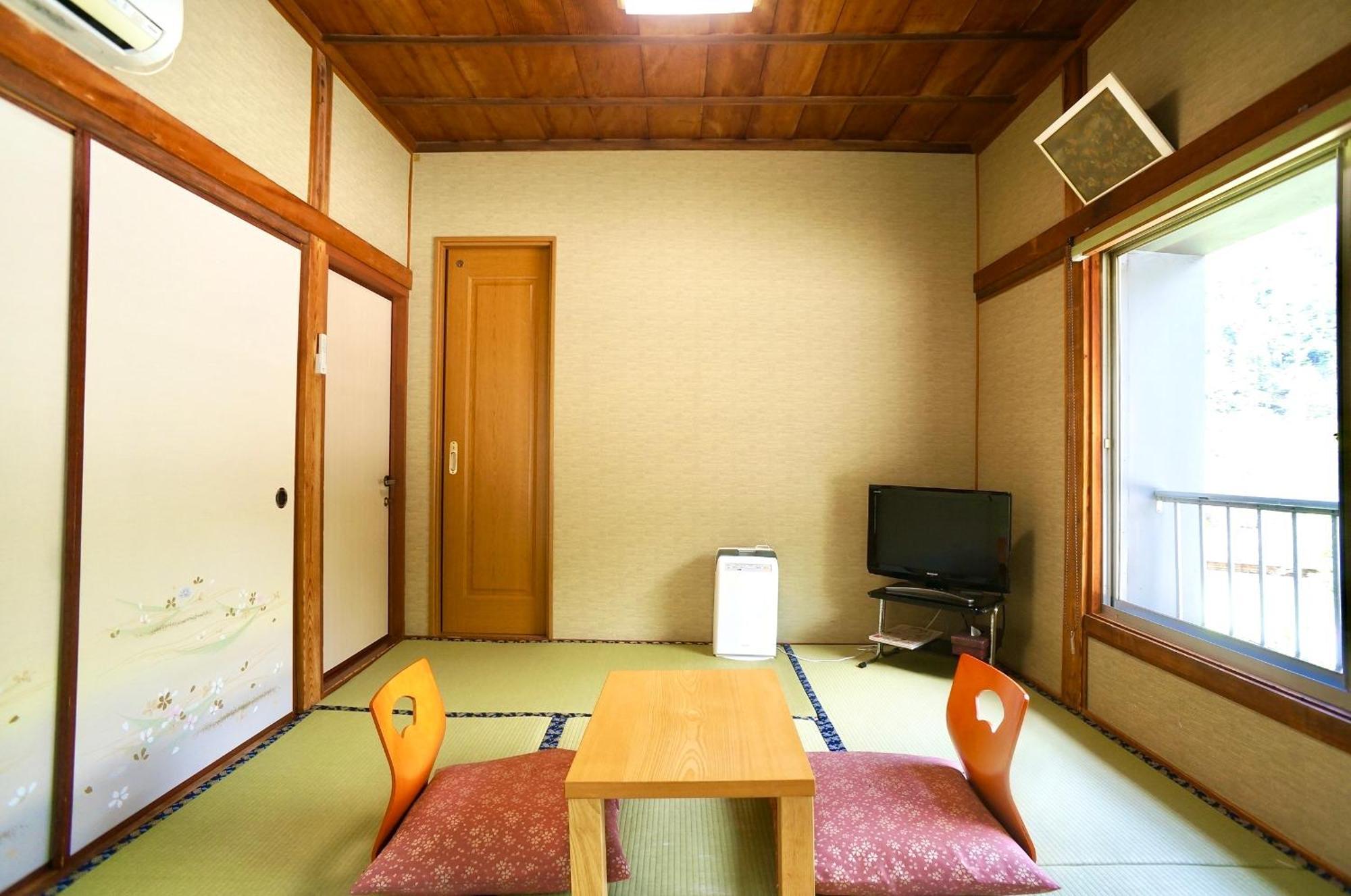 Takaosou Hotel ยูฟุอิน ภายนอก รูปภาพ