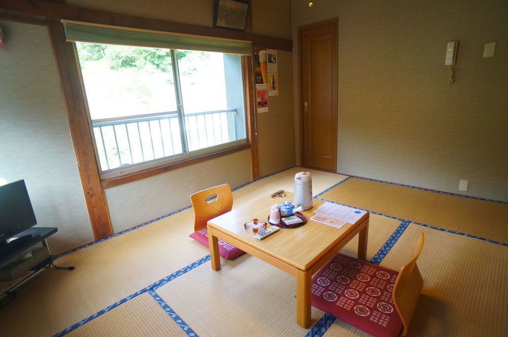 Takaosou Hotel ยูฟุอิน ภายนอก รูปภาพ