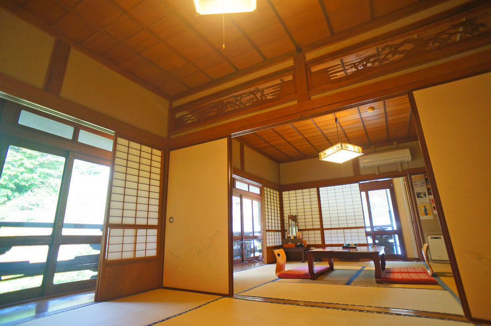 Takaosou Hotel ยูฟุอิน ภายนอก รูปภาพ